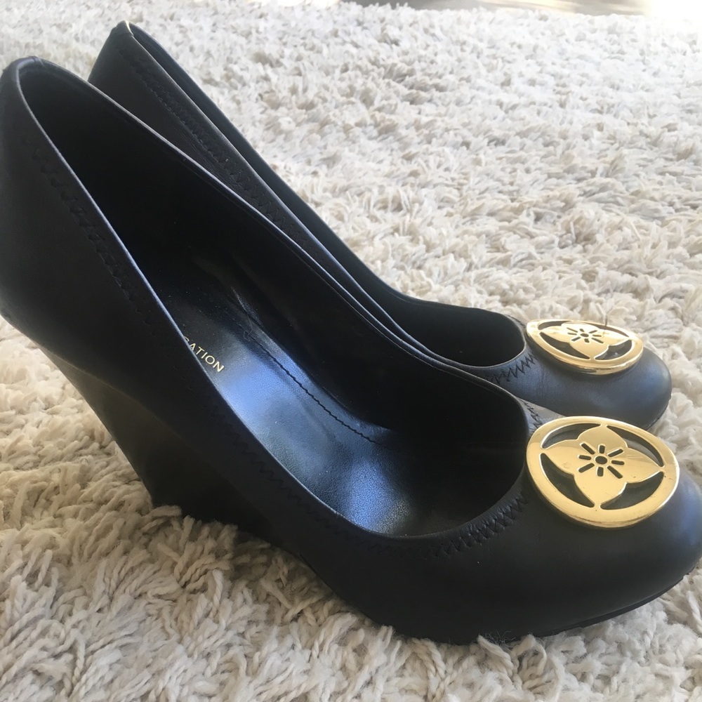 BCBG black  leather wedge heels 8.5